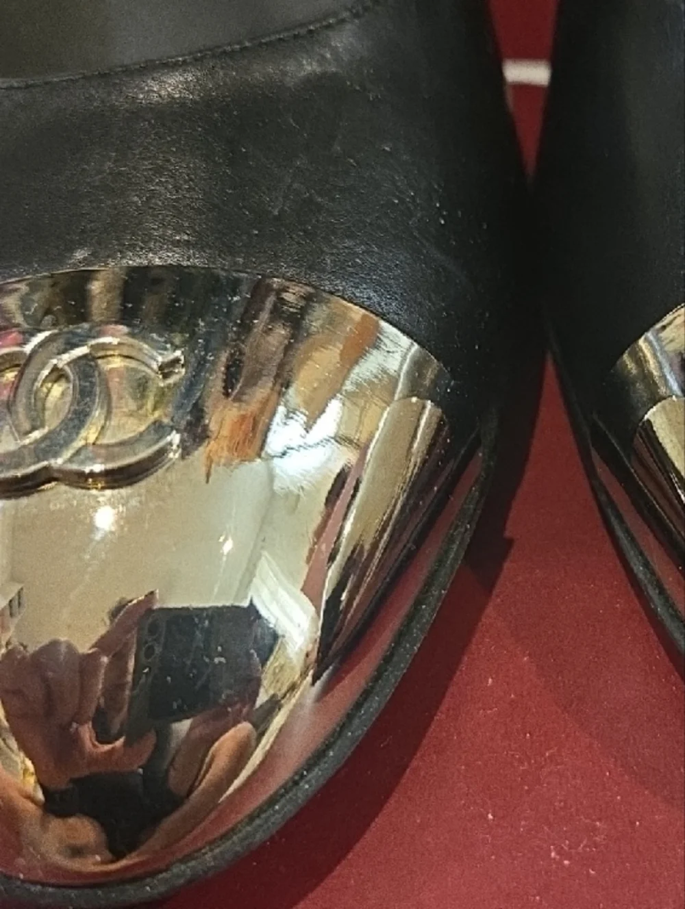 CHANEL Black Leather Women's Flats - Classic Round Toe - Picture 3 of 16